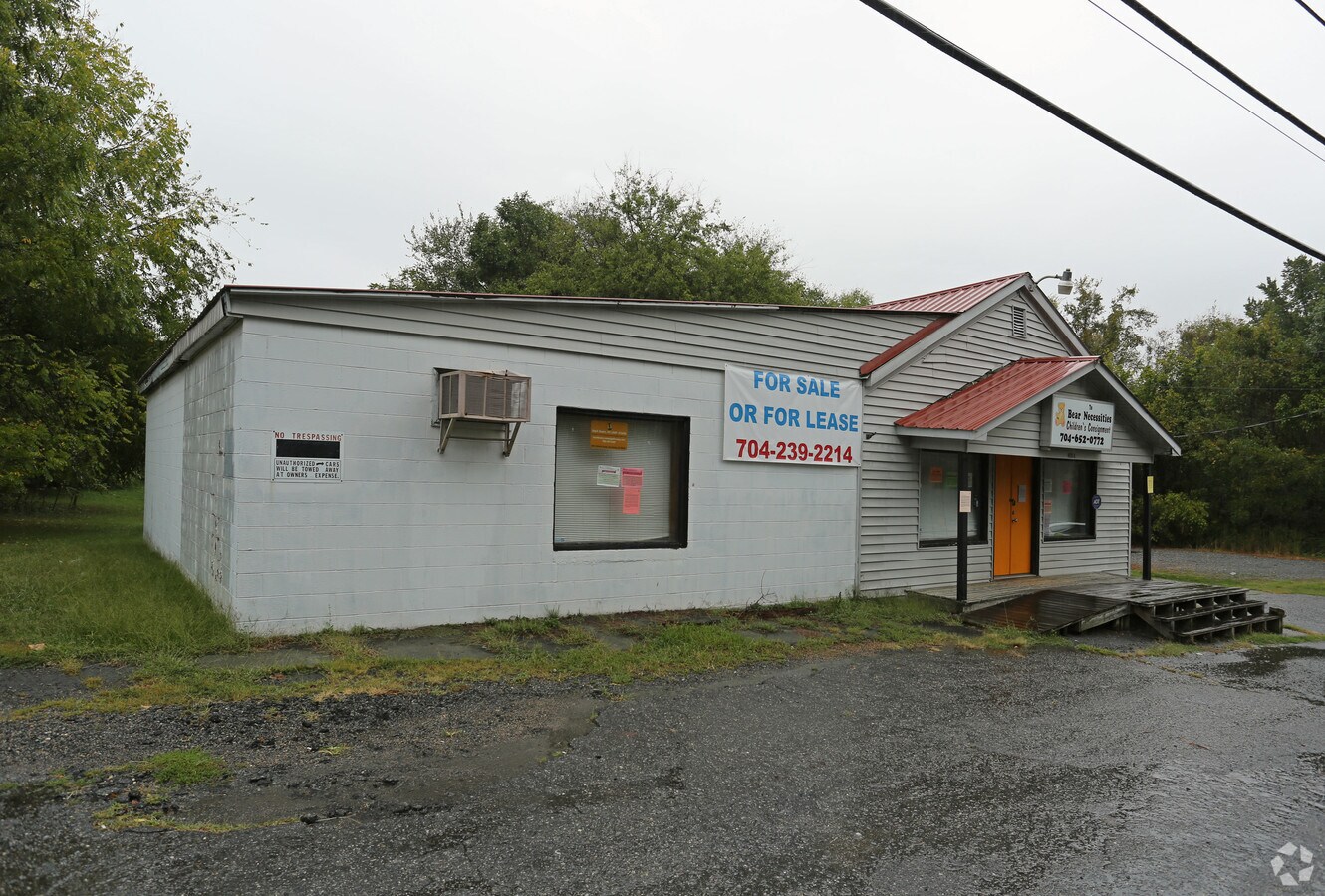 4108 Roberta Rd, Concord, NC 28027