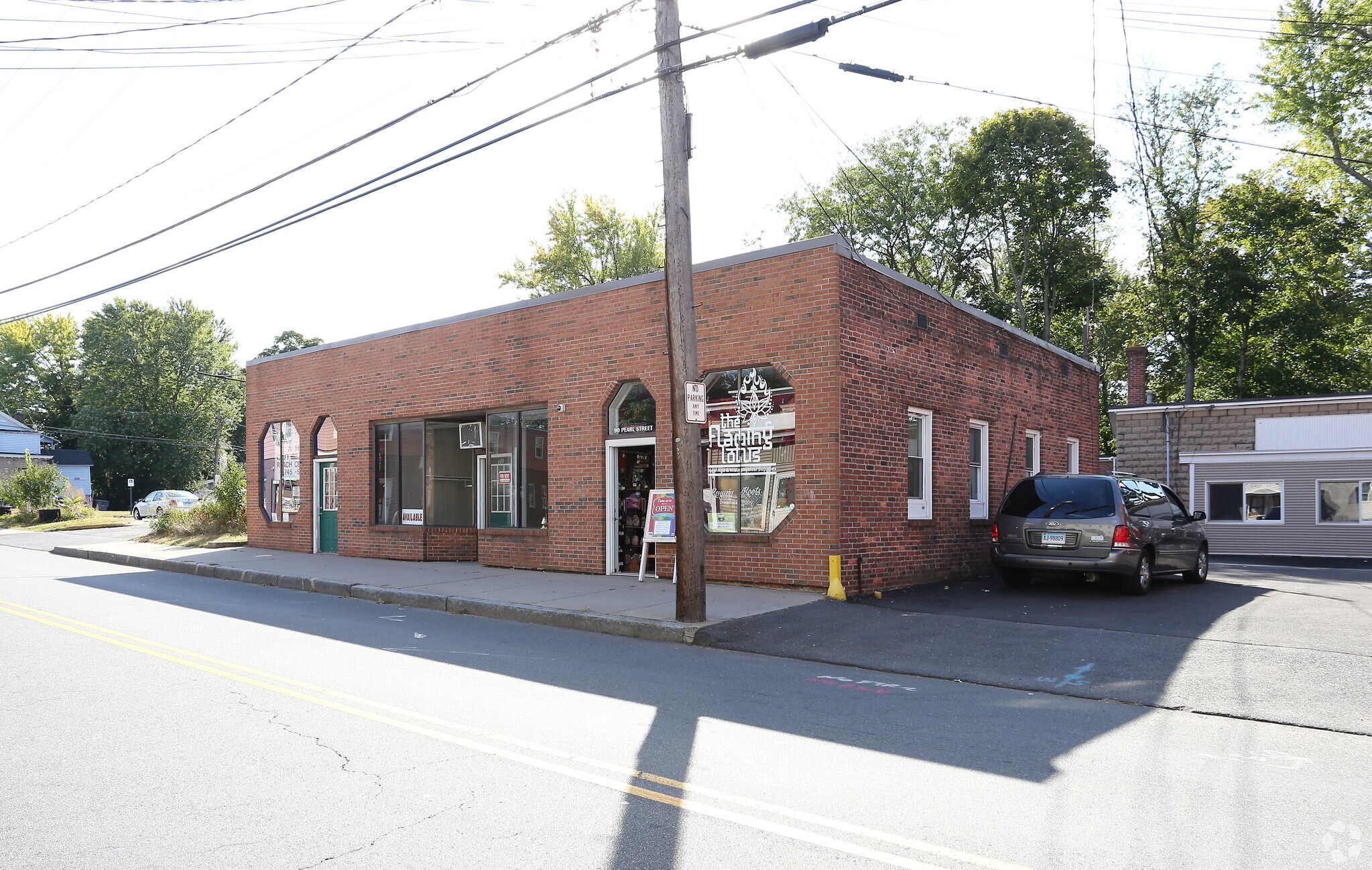 90-92 Pearl St, Enfield, CT for sale Primary Photo- Image 1 of 1