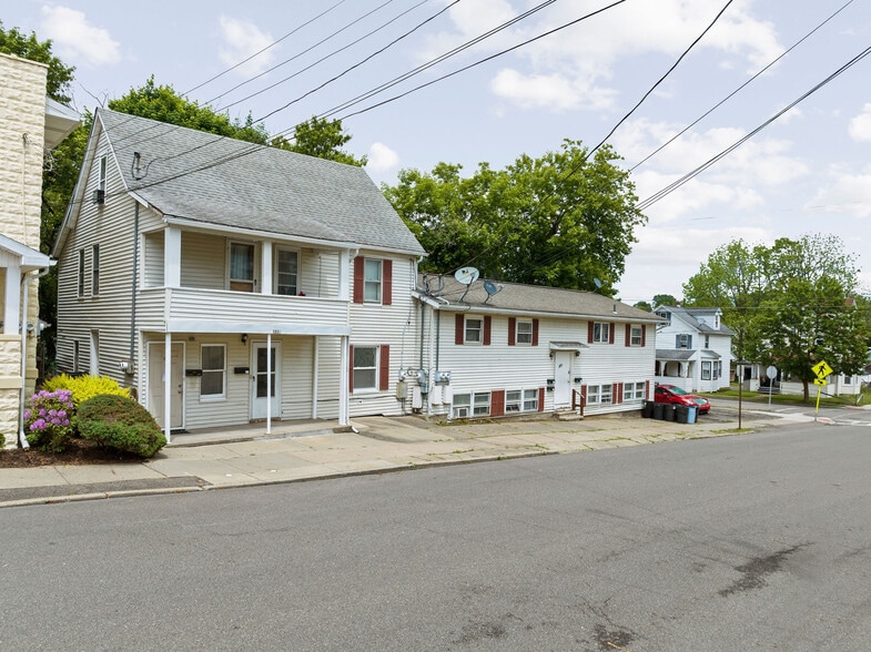 301 Squires Ave, Endicott, NY for sale - Building Photo - Image 1 of 18