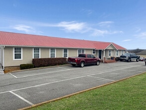 675 New Highway 68, Sweetwater, TN for lease Building Photo- Image 1 of 5