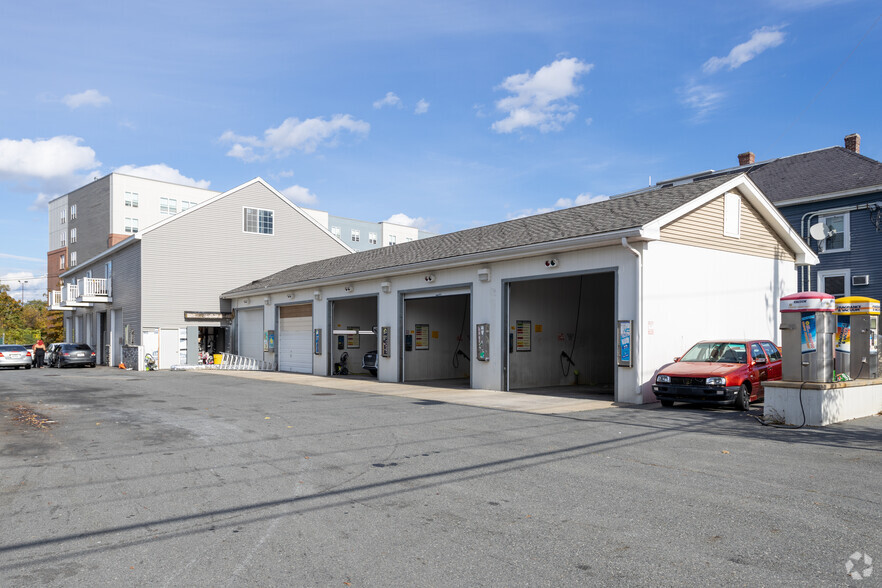 1317 Middlesex St, Lowell, MA for sale - Building Photo - Image 2 of 7