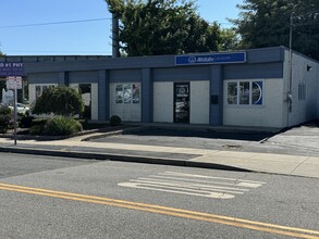 236 Sunrise Hwy, Lindenhurst, NY for lease Building Photo- Image 1 of 6