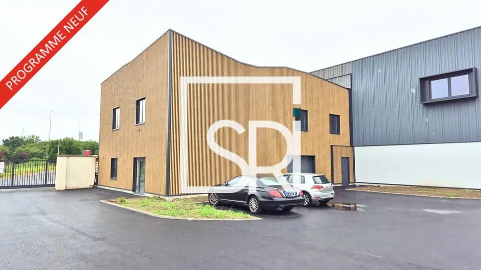 Industrial in Clermont-Ferrand for lease Building Photo- Image 1 of 21