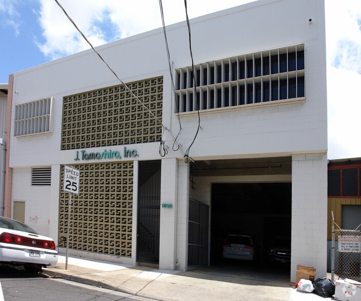 1628 Democrat St, Honolulu, HI for sale - Building Photo - Image 2 of 9