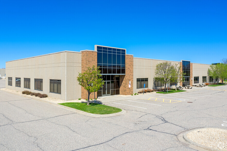 5550 Upper 147th St W, Apple Valley, MN for lease - Building Photo - Image 1 of 2