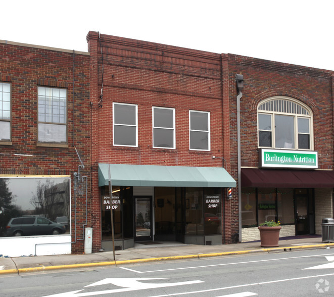 131 W Davis St, Burlington, NC for lease - Building Photo - Image 2 of 8