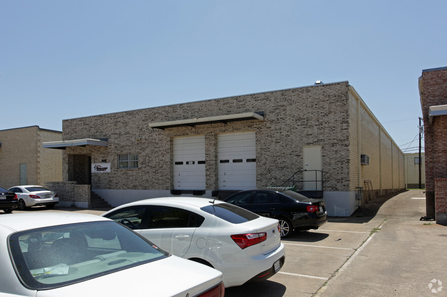 3328 Towerwood Dr, Farmers Branch, TX for lease - Building Photo - Image 2 of 2