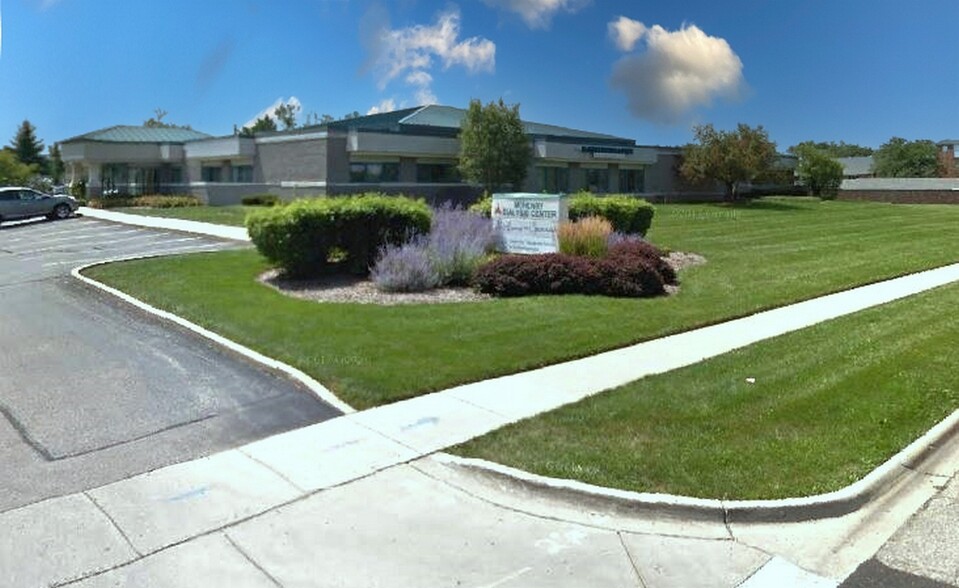 4209 W Shamrock Ln, Mchenry, IL for lease - Building Photo - Image 1 of 7