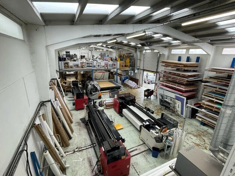 Flex in Argenteuil for lease - Interior Photo - Image 2 of 14