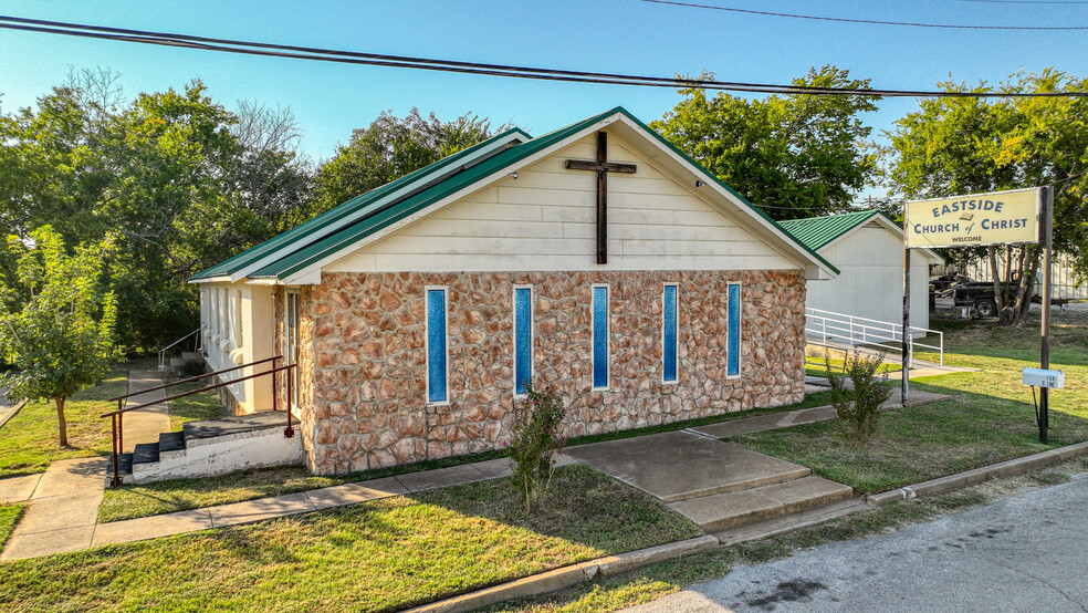 108 S Line St, Weatherford, TX for sale - Primary Photo - Image 1 of 36