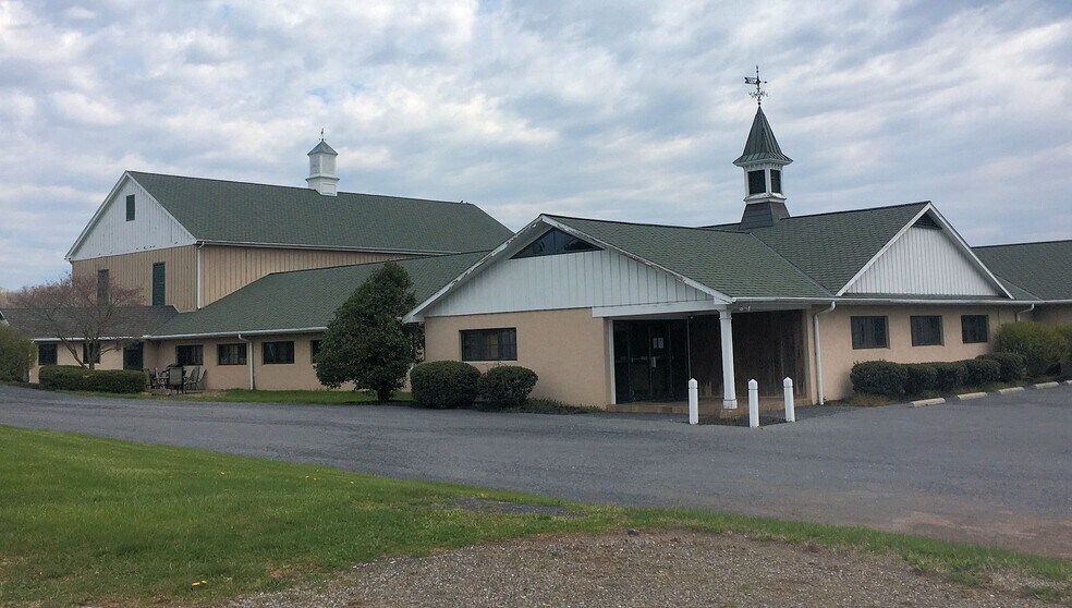 220 Yocumtown Rd, Etters, PA 17319