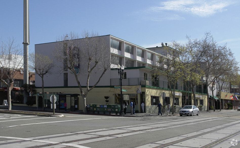 444 W Embarcadero, Oakland, CA for sale - Building Photo - Image 3 of 7