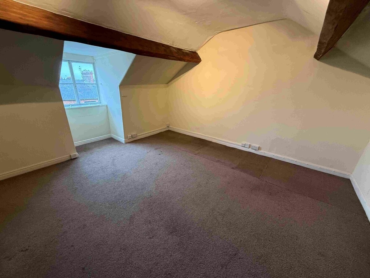 192-194 Nantwich Rd, Crewe, CHS CW2 6BP - Unit 192 - - Interior Photo - Image 1 of 9