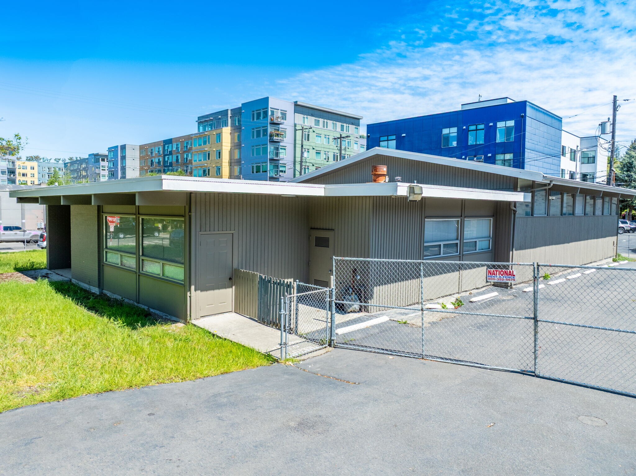 4800 40th Ave SW, Seattle, WA for lease Building Photo- Image 1 of 7