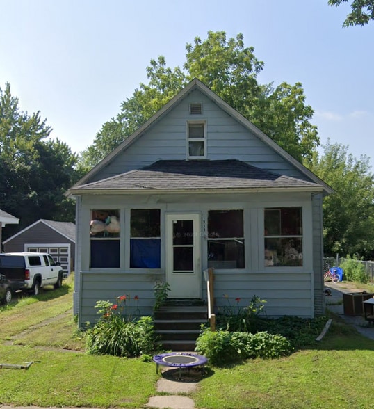 1911 Vermont St, Saginaw, MI for sale - Primary Photo - Image 1 of 1