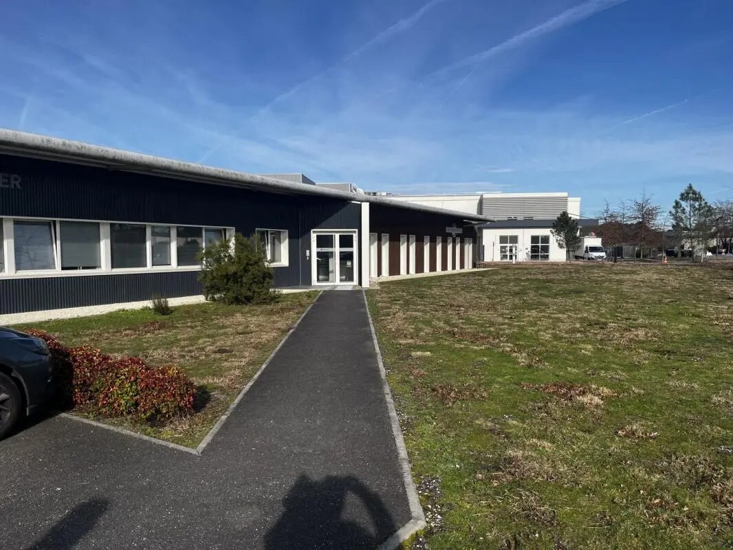 Office in Martillac for sale Building Photo- Image 1 of 13