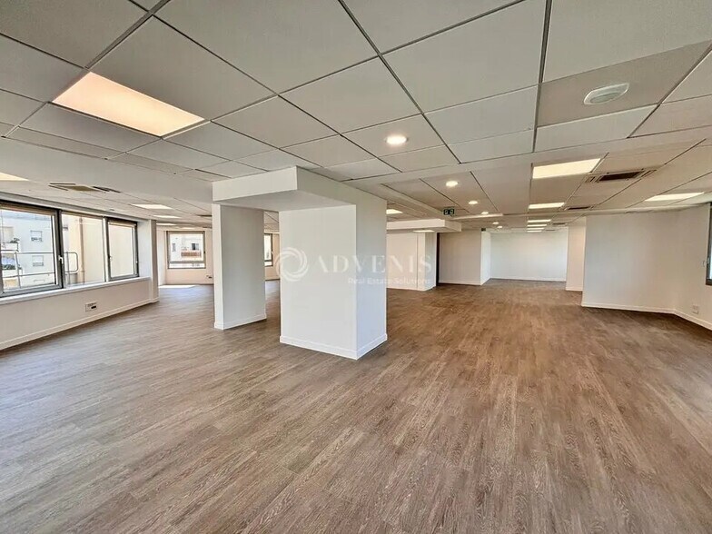 Office in Joinville-le-Pont for lease - Interior Photo - Image 2 of 6