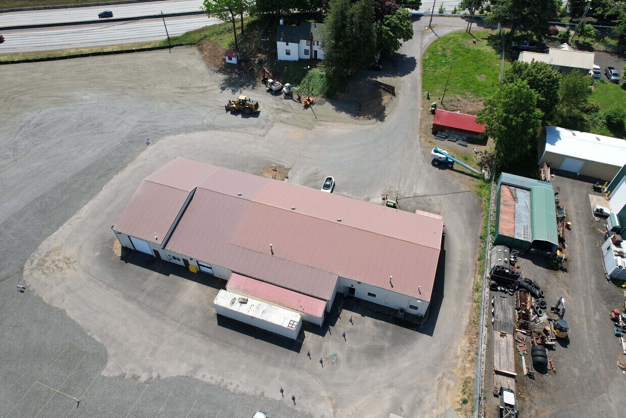 24435 NE Sandy Blvd, Wood Village, OR for lease Building Photo- Image 1 of 2