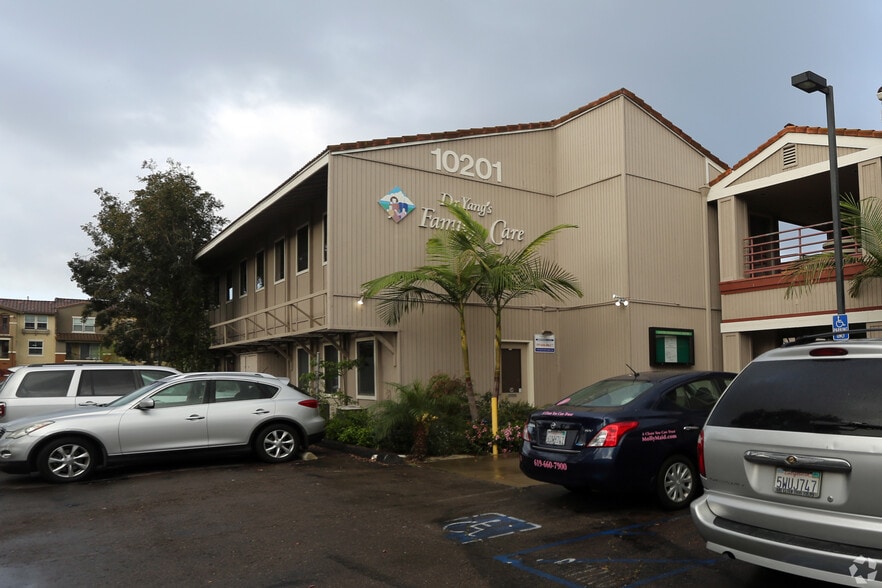 10201 Mission Gorge Rd, Santee, CA for lease - Building Photo - Image 3 of 11