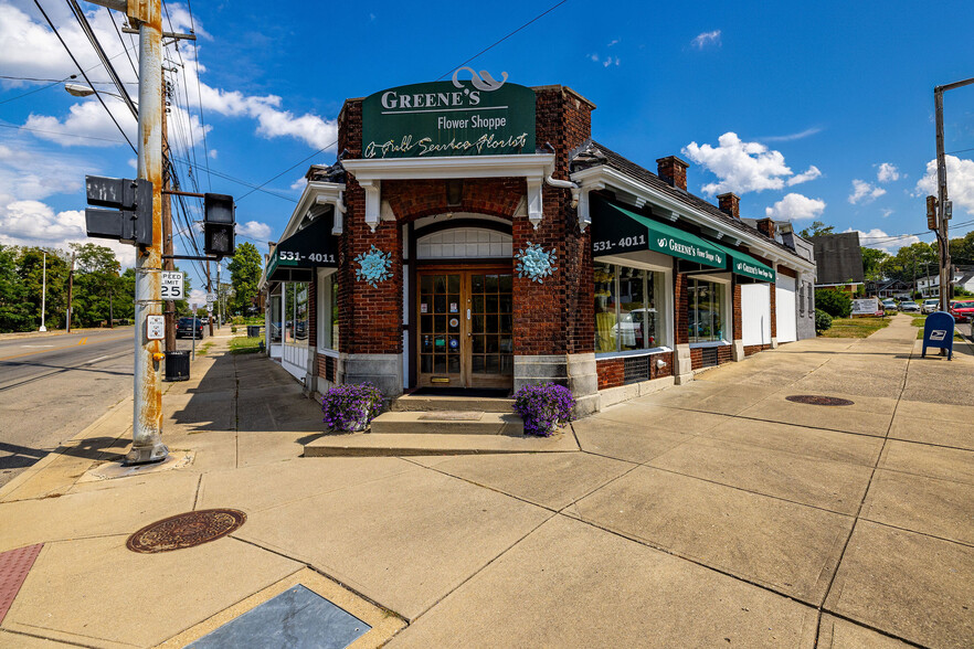 5230-5232 Montgomery Rd, Cincinnati, OH for lease - Building Photo - Image 1 of 18