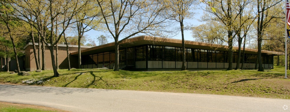32 Dunham Rd, Beverly, MA for lease - Primary Photo - Image 1 of 20