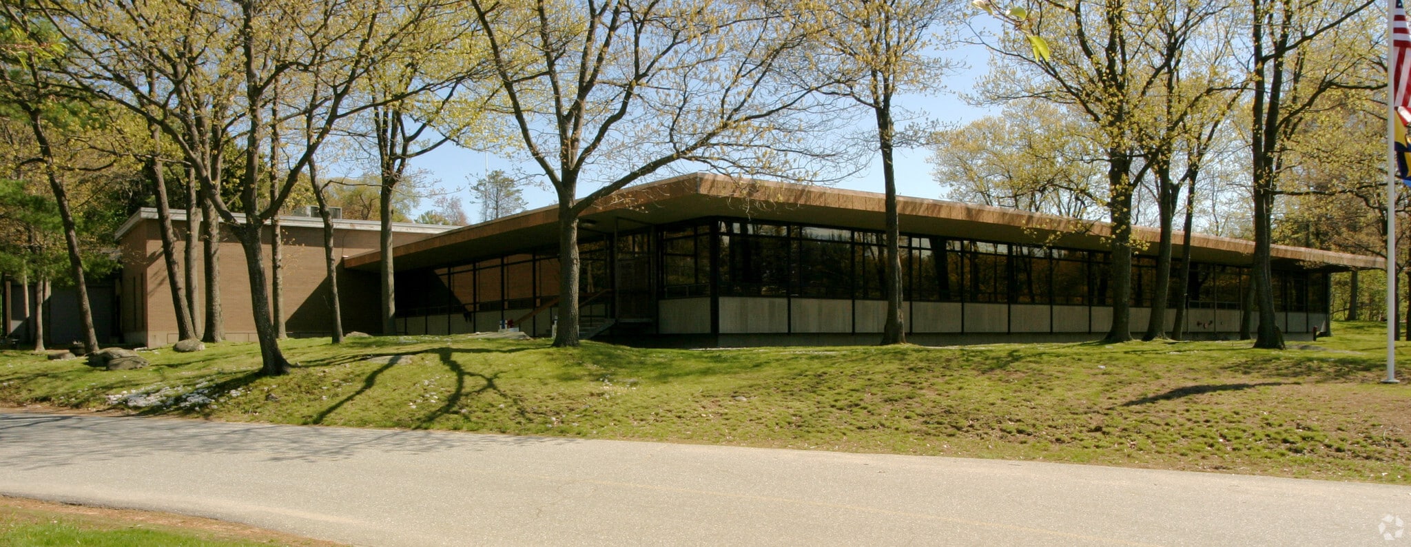 32 Dunham Rd, Beverly, MA for lease Primary Photo- Image 1 of 21