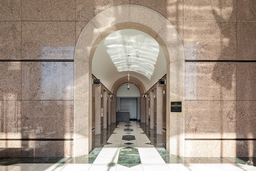 18W140 Butterfield Rd, Oakbrook Terrace, IL for lease - Building Photo - Image 3 of 9
