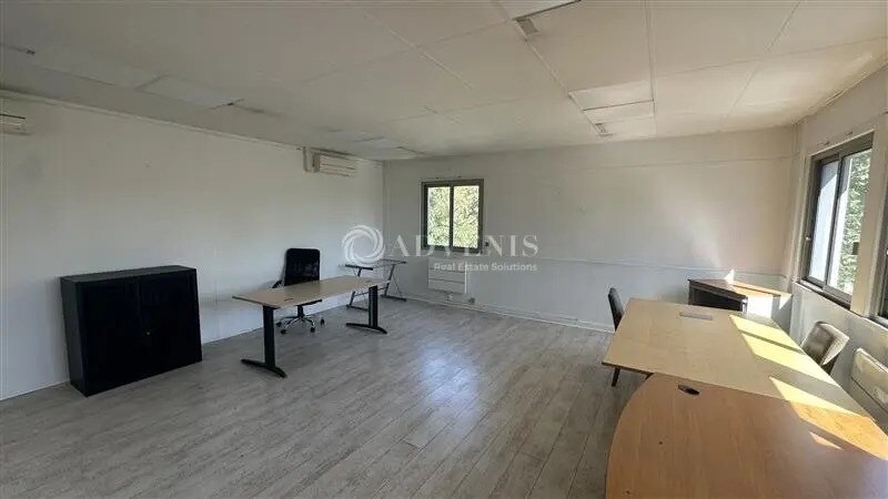 Office in Neuilly-sur-Marne for lease - Interior Photo - Image 1 of 6