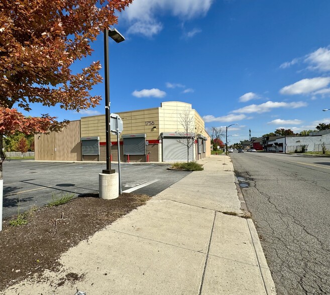 1756-1760 Genesee St, Buffalo, NY for lease - Building Photo - Image 1 of 5