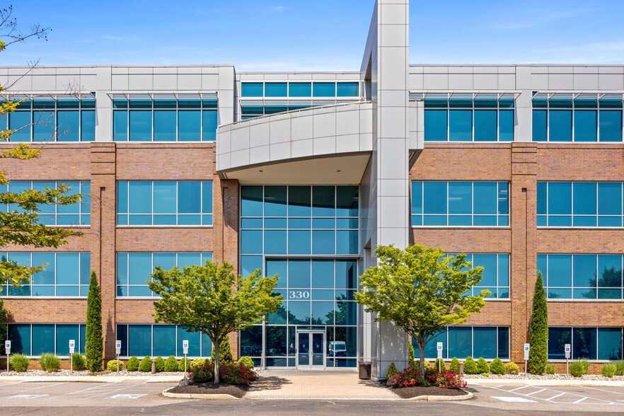 350 Fellowship Rd, Mount Laurel, NJ for lease - Building Photo - Image 2 of 27