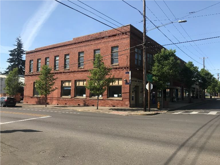 300-304 Ferry St, Dayton, OR for lease - Building Photo - Image 1 of 9