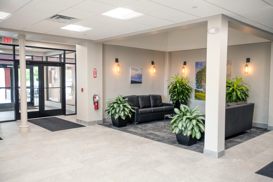 100 N Main St, Concord, NH for lease - Lobby - Image 3 of 5