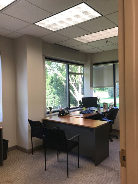 3464 Washington Dr, Eagan, MN for sale - Interior Photo - Image 3 of 7