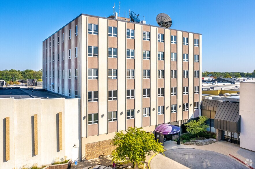 3850 Merle Hay Rd, Des Moines, IA for sale - Primary Photo - Image 1 of 1