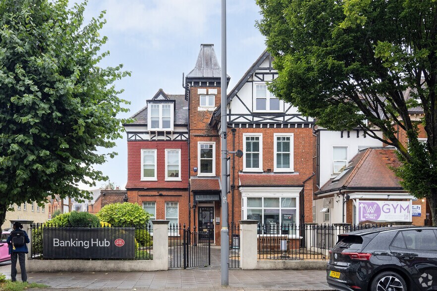 62 Station Rd, London for lease - Building Photo - Image 1 of 3