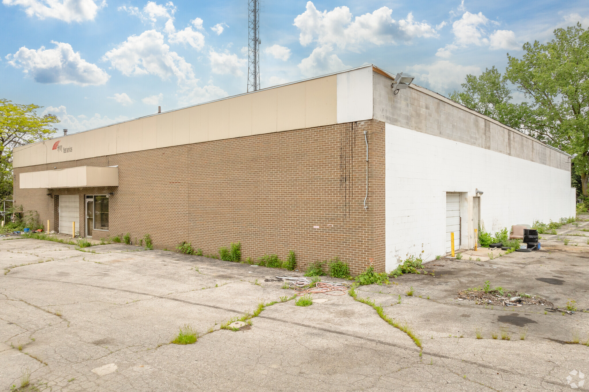 33 S Byrne Rd, Toledo, OH for lease Primary Photo- Image 1 of 9