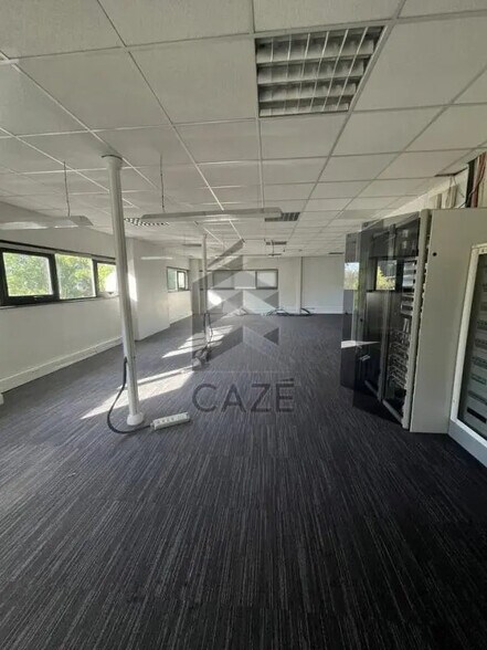 Office in Villenave-d'Ornon for lease - Interior Photo - Image 3 of 5