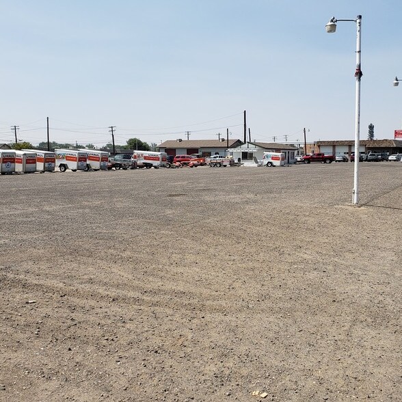 1555-1625 W Williams Ave, Fallon, NV for sale - Building Photo - Image 1 of 1