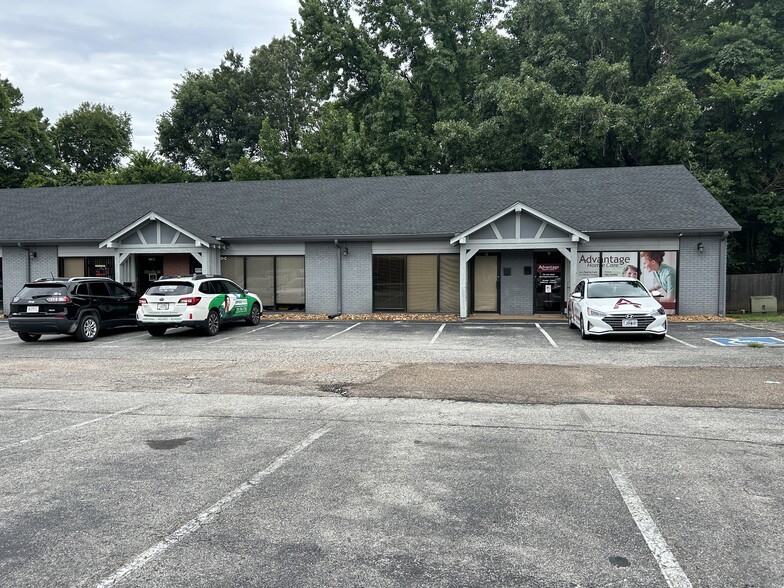 231 N Parkway, Jackson, TN for lease - Building Photo - Image 2 of 2