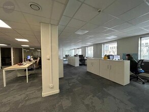 Retail in Lyon for sale Interior Photo- Image 1 of 4