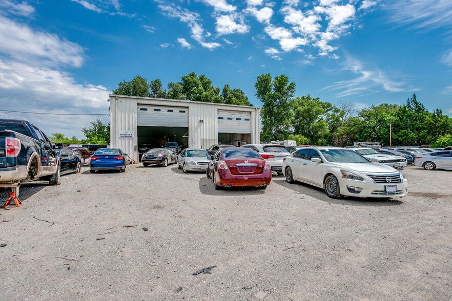 400 N Macarthur Blvd, Oklahoma City, OK for sale - Building Photo - Image 3 of 34