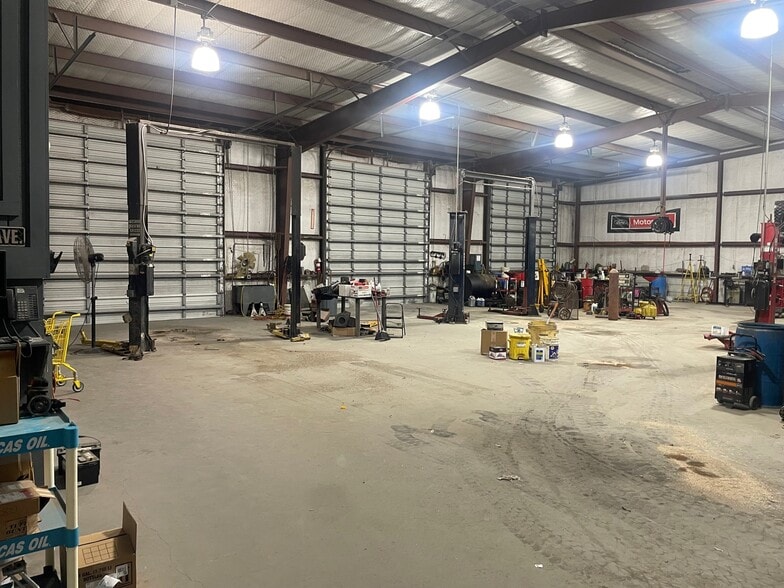 5809 Leopard St, Corpus Christi, TX for lease - Building Photo - Image 3 of 6