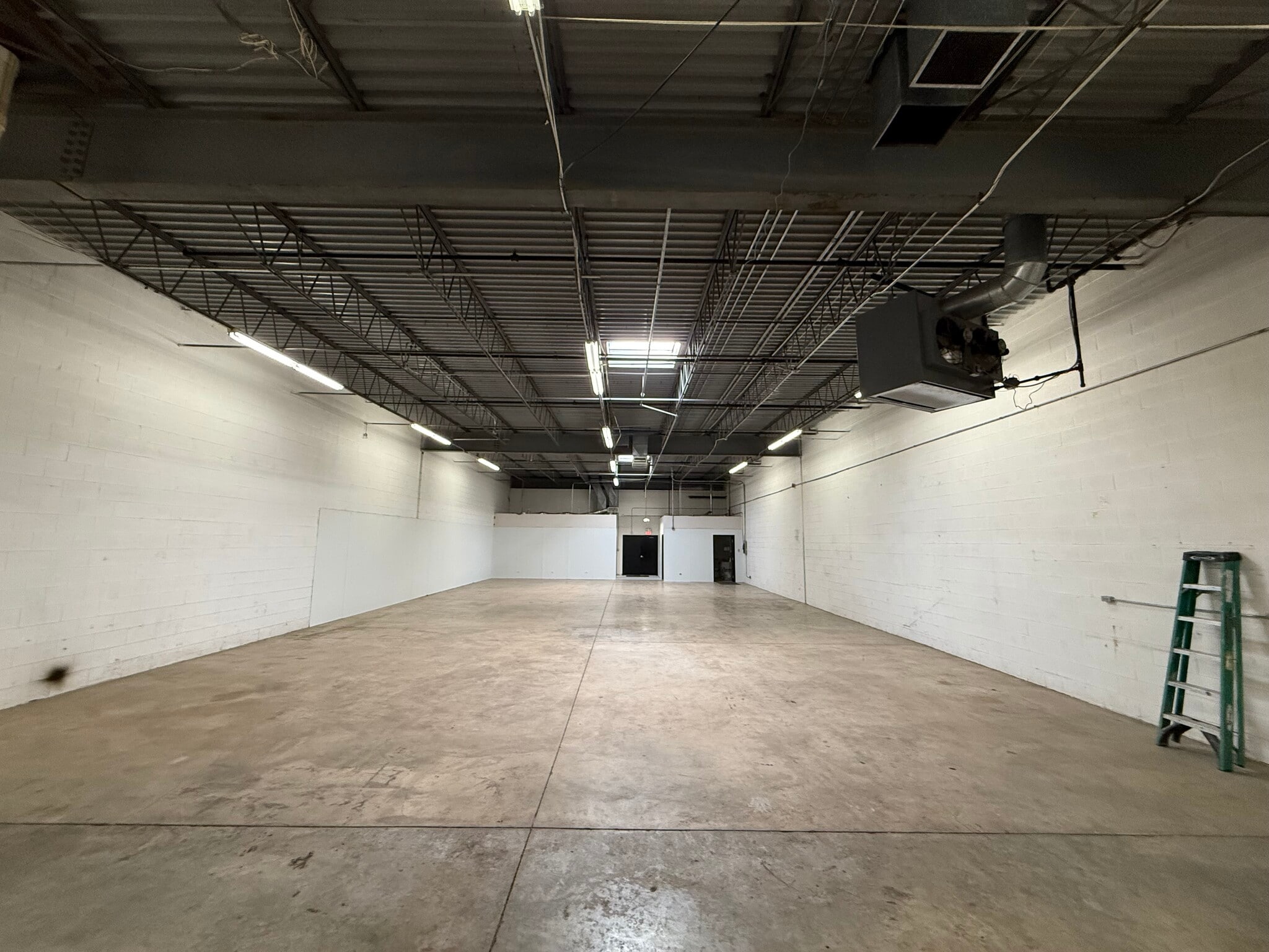 28457 Ballard Dr, Lake Forest, IL for lease Interior Photo- Image 1 of 1