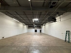 28457 Ballard Dr, Lake Forest, IL for lease Interior Photo- Image 1 of 1