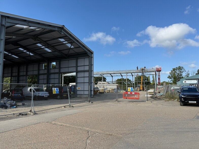 Unit 9, Firsland Park Estate, Albourne Road, Hurstpierpoint for lease - Building Photo - Image 3 of 5