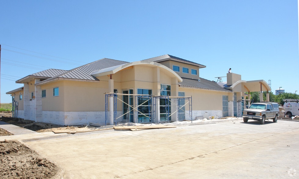 2601 Scripture St, Denton, TX for lease - Building Photo - Image 2 of 23