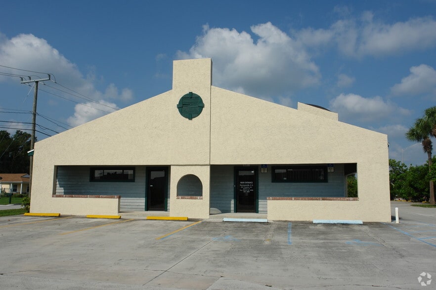 805 Virginia Ave, Fort Pierce, FL for lease - Building Photo - Image 2 of 2