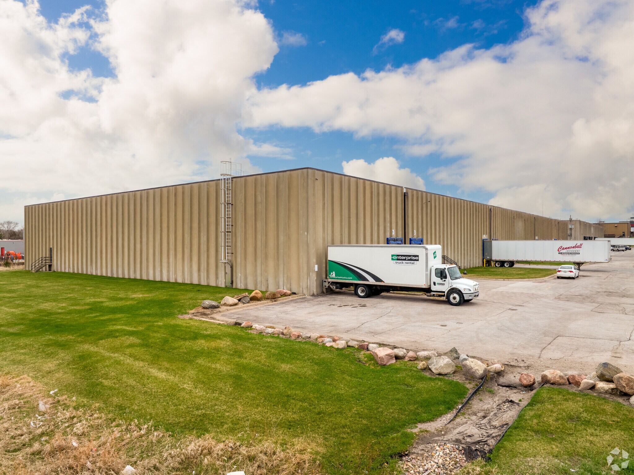 9995 I St, Omaha, NE for lease Building Photo- Image 1 of 12