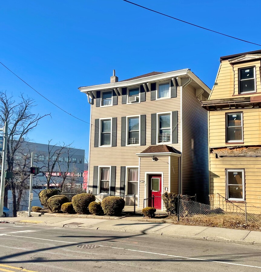 153 Warburton Ave, Yonkers, NY 10701