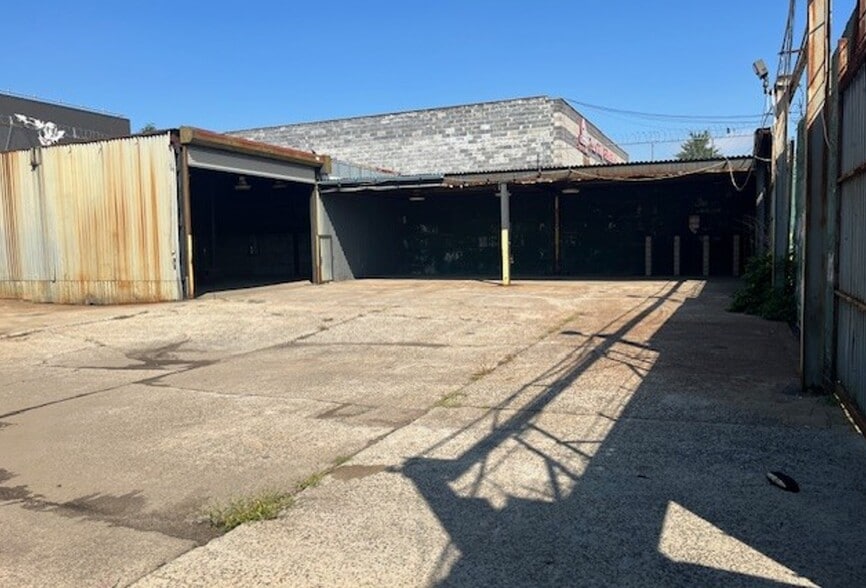 134 Junius St, Brooklyn, NY for lease - Building Photo - Image 2 of 8